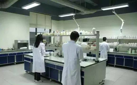 化工廠化驗室安全常識全解析 守護生物化工研發的每一道防線